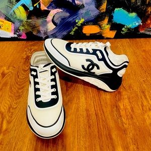 Chanel sneakers low